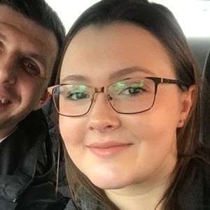 Meet your Posher, Alyson